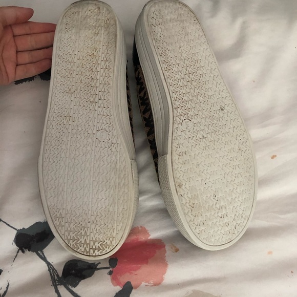 Michael Kors sneakers. Size 5 - Picture 4 of 5